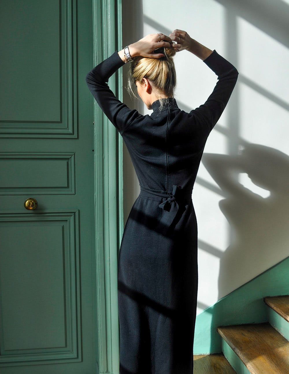 Robe noire remaillage trou de mites Tours